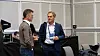 Telenor Norge-sjef Petter-Børre Furberg og Altibox-sjef Tor Morten Osmundsen i samtale under Inside Telecom-konferansen høsten 2021.