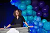 Rosanne Joosten foran en fullsatt sal under JavaZone 2019. Foto: Harald Brombach