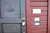 Advarsel om livsfare ved berøring av ledningene i kabelbua, som i dag er et vernet kulturminne.