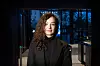 Natalia Mishnya påpekte med glimt i øyet det ironiske i at hun overlevde fire år som militært ansatt ved en flybase i Ukraina uten en skramme, men klarte å pådra seg en blåveis så snart hun ankom trygge Norge. Foto: Eirik Helland Urke