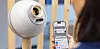 World ID-løsningen benytter en «Orb»-enhet, her avbildet, til å etablere identiteten, og med følger en egen mobilapp.